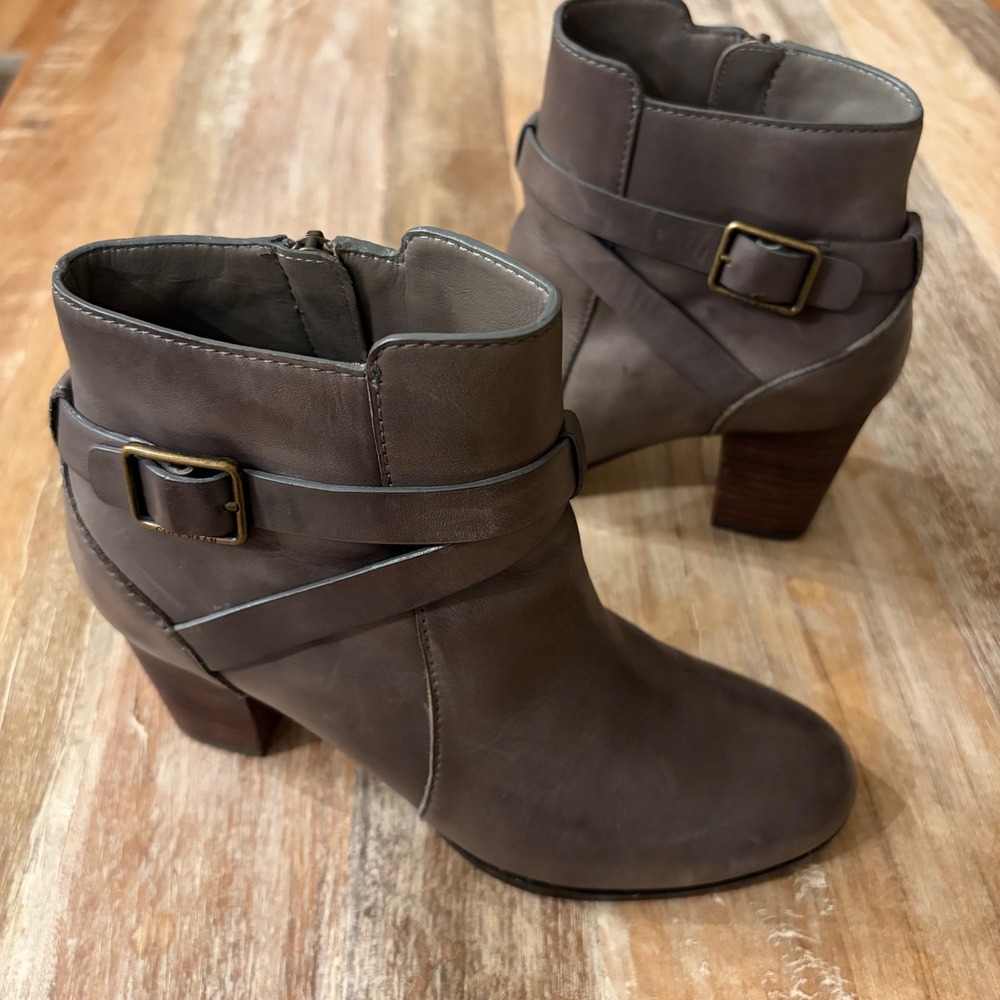 Cole Haan Grand.OS Gray Leather Buckle Wrap Ankle Boots D44106 Size 7.5B